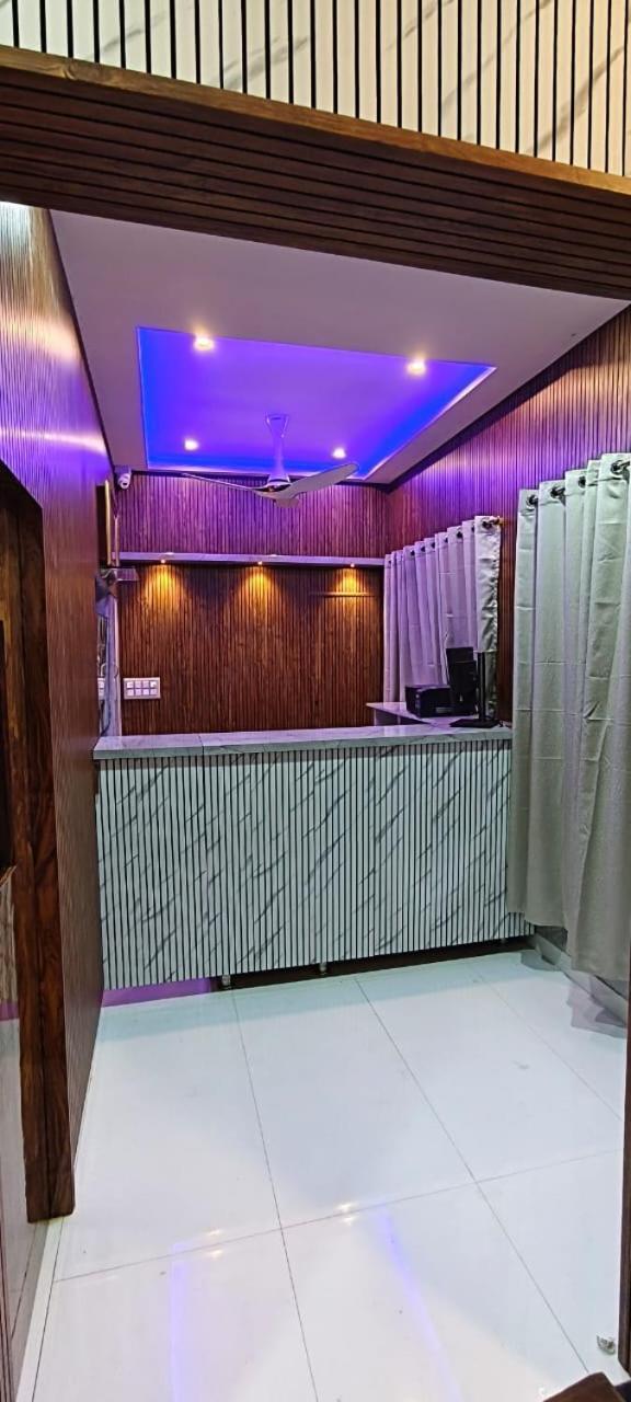 V R S Luxury Ac Dormitory Майсур Экстерьер фото