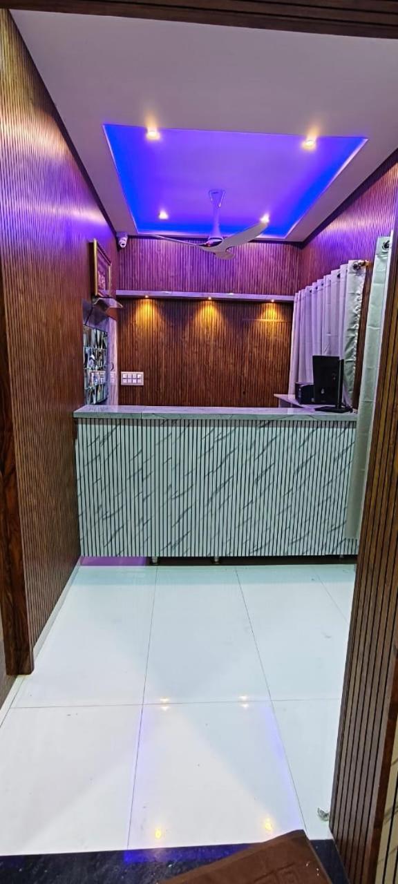 V R S Luxury Ac Dormitory Майсур Экстерьер фото